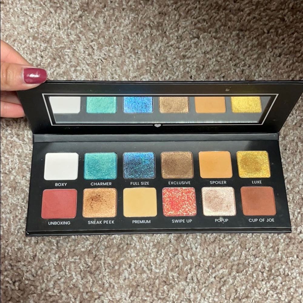 Hello, Charmer! Eyeshadow palette